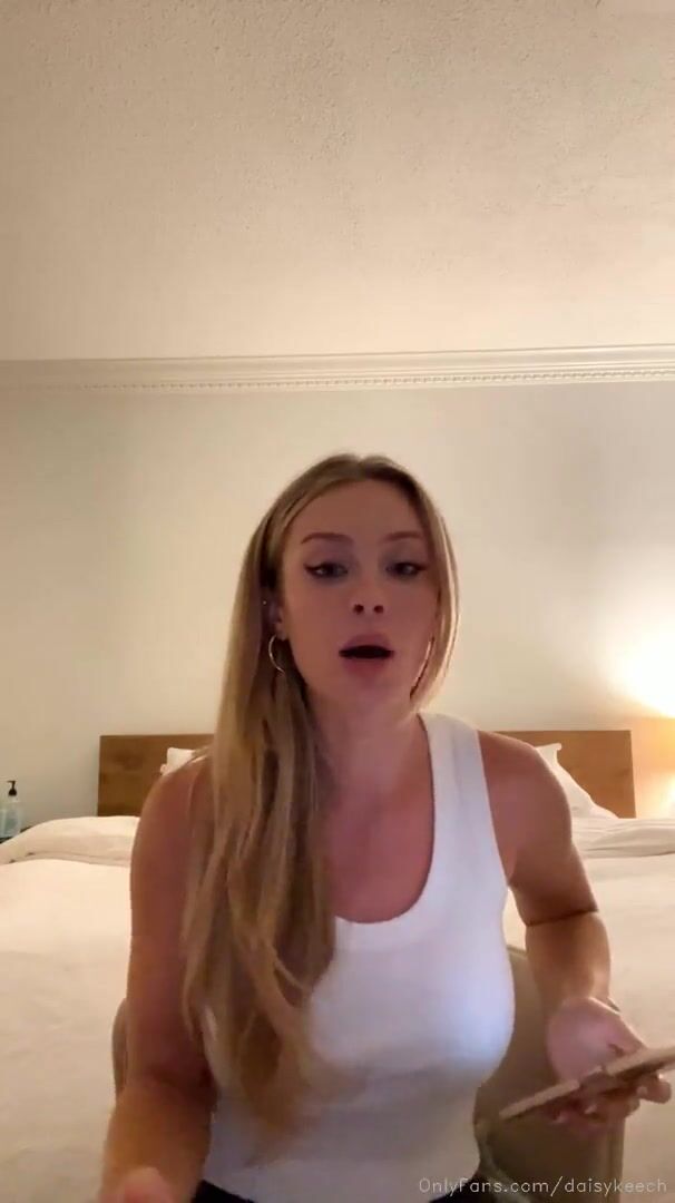 Daisy Keech Try On Livestream