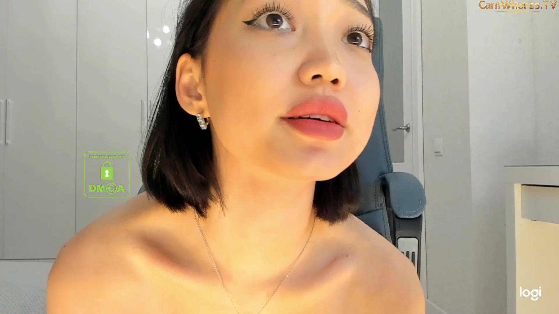 Yona Lee cb