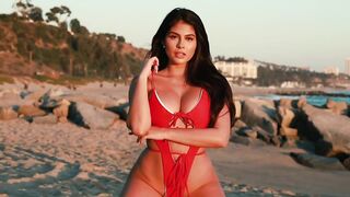 HANNAH PALMER AND AMANDA TRIVIZAS AT THE B