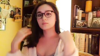 Twitch streamer Vylerria / JadeyAnh Tongue