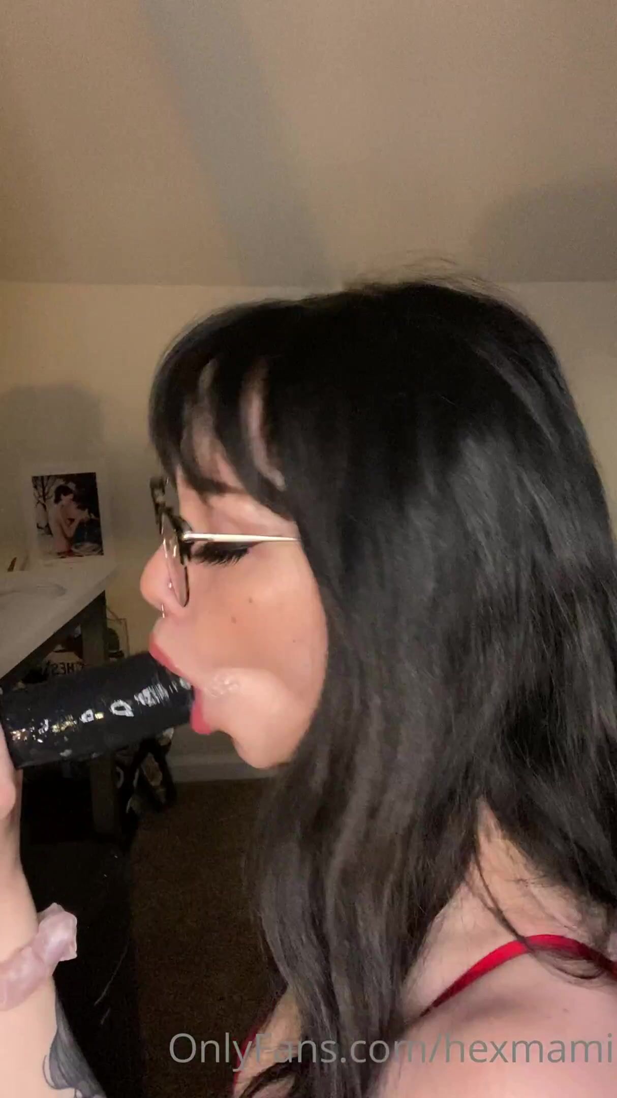 hexmami bbc dildo blowjob