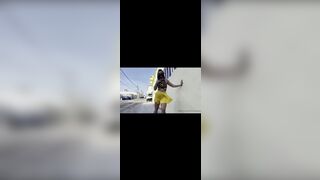 Kelsi Monroe mini falda