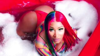 Nicki minaj boobs and twerk