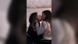 jacomaco jagkoleen lesbian kissing
