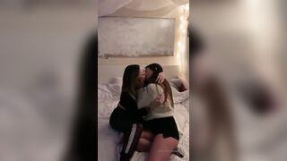 jacomaco jagkoleen lesbian kissing