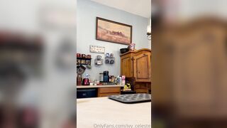 Ivy_celeste cooking 2