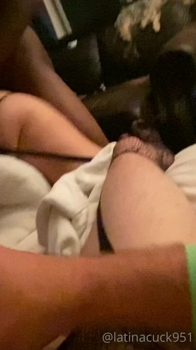 LATINA CUCK 19