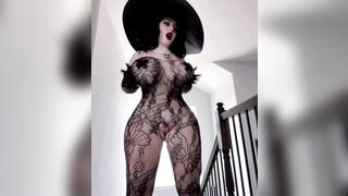 Lady Dimitrescu cosplay 2