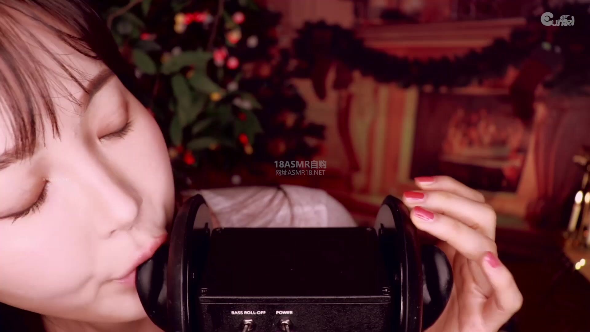 Eunzel Ear Licking by a Vampire Carmilla