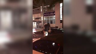 BLONDE THOT BLOWS JOGGER IN TRAFFIC