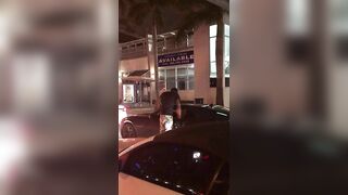 BLONDE THOT BLOWS JOGGER IN TRAFFIC