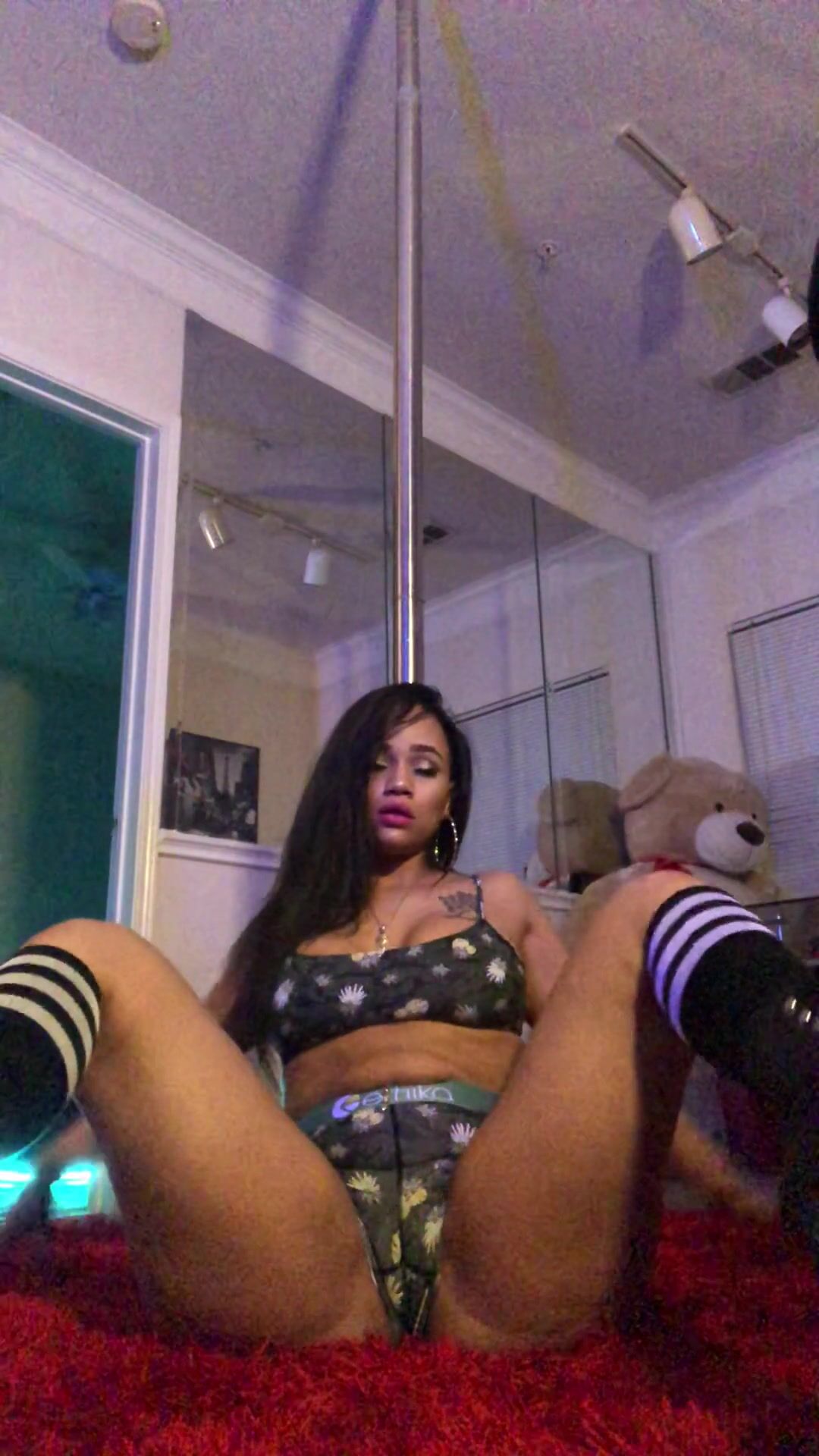 Rose Cubana pole dancing and twerking