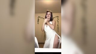 ashhopeeee tiktok nipslip