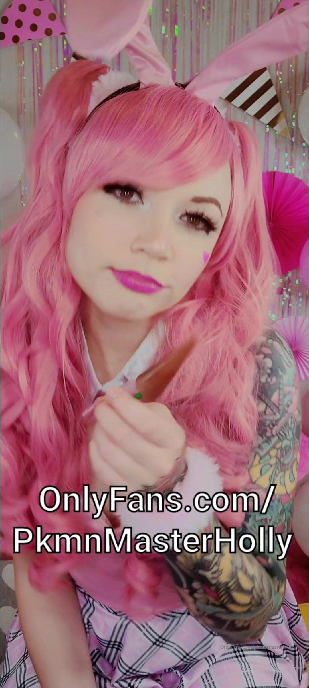 PkmnMasterHolly Sucking on a Carrot