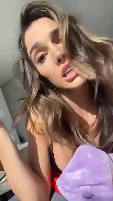Lyna Perez nipple flashing in live
