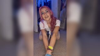 Shark.Bae fingering ass