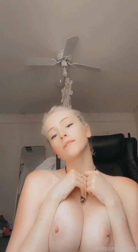 Msfiiire nude strip tease