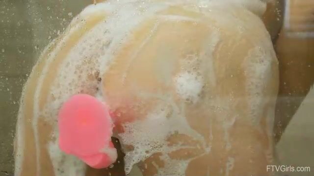 Alyx shower