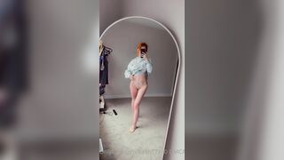 Faithttv pulling up her hoodie