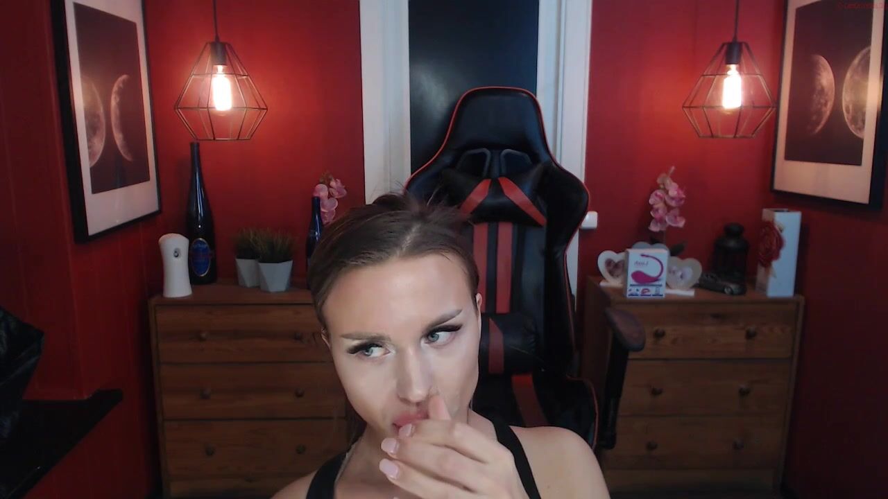 Barbara723 deepthroat performance