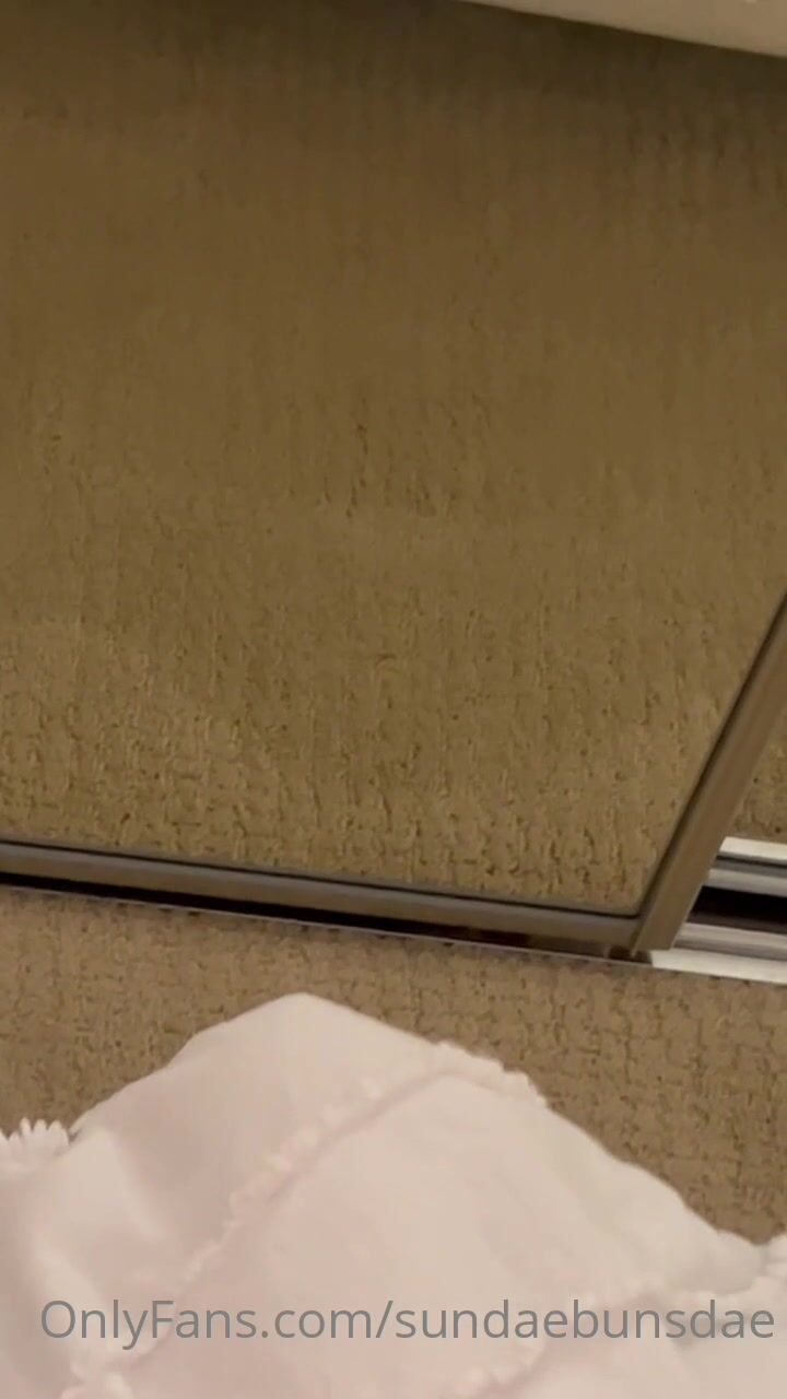 sundaebunsdae gets rough banged and pussy stretched