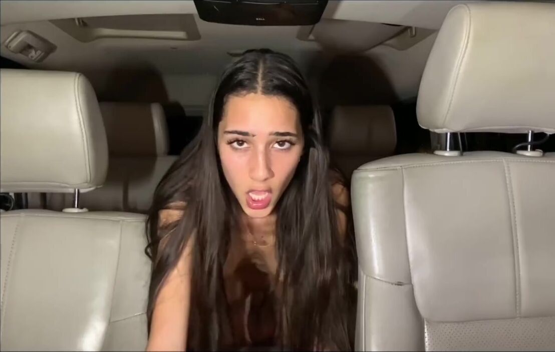 Izzy Green Car Creampie
