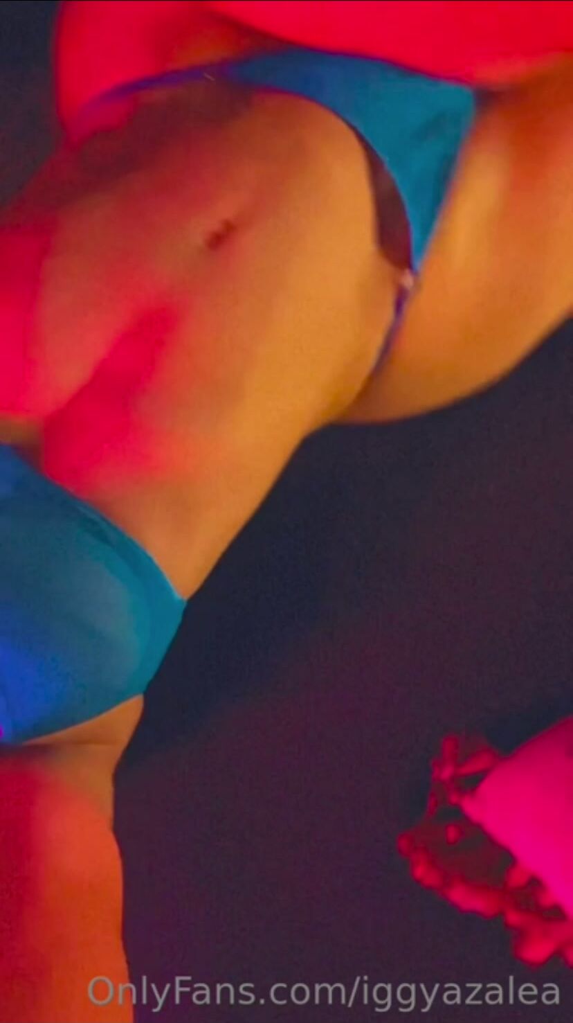 Iggy Azalea Join me in Bed
