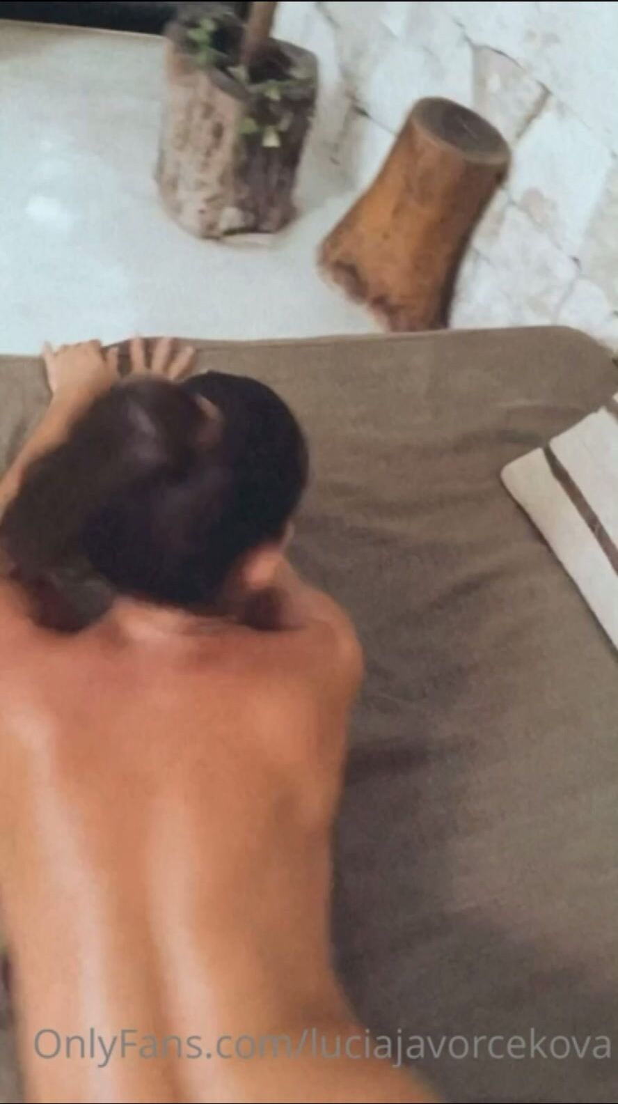 Julia Javorcekova full nude striptease