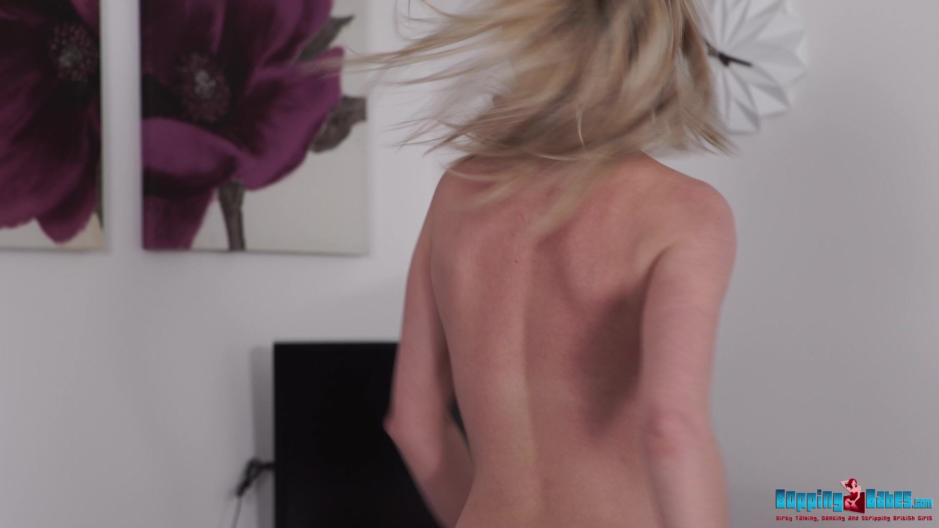 Gracie - Helpfull Hottie