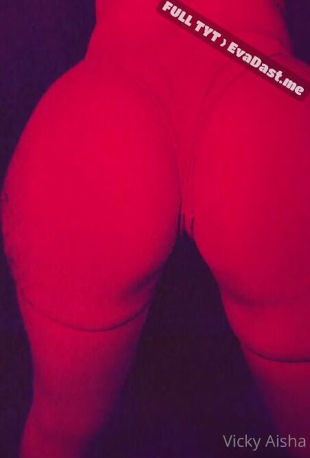 Vicky Aisha twerking