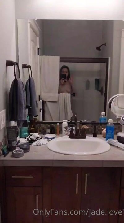 jade.love topless