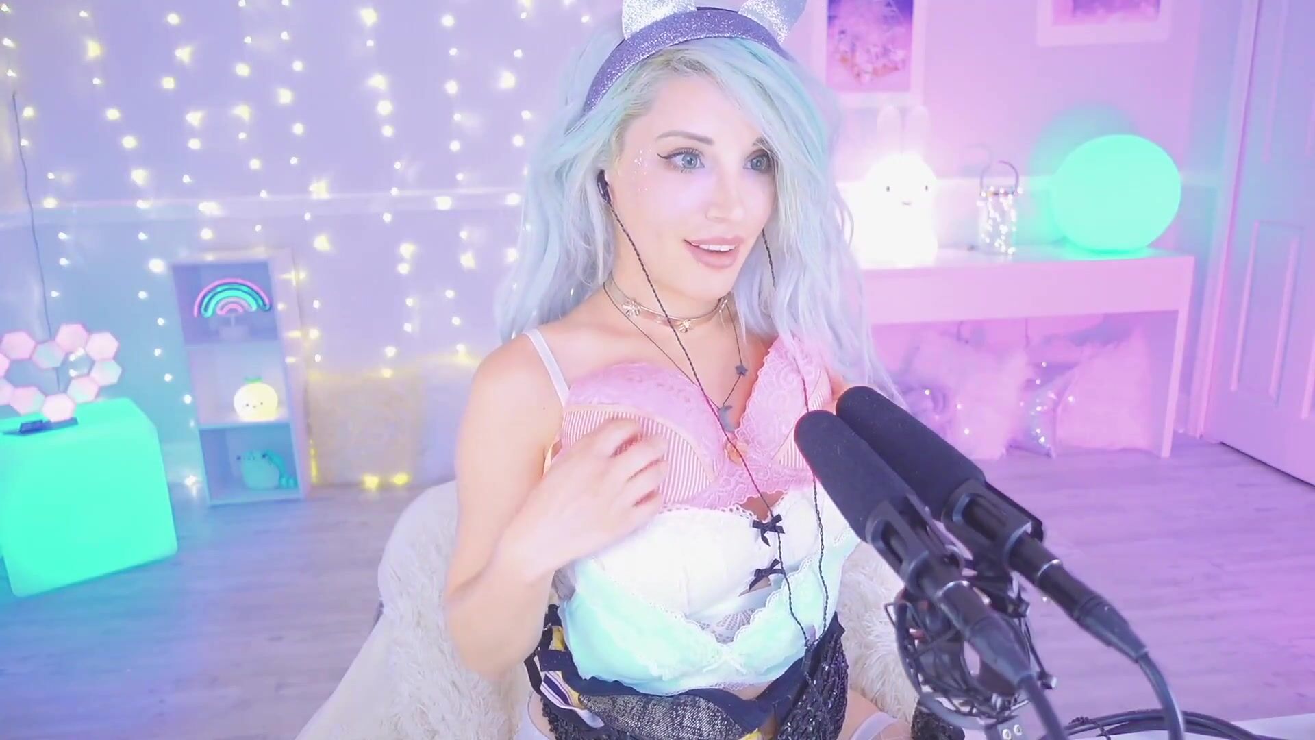 CherryCrush Lots of Bras