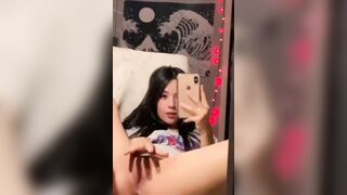 Asian babe- pussy rub
