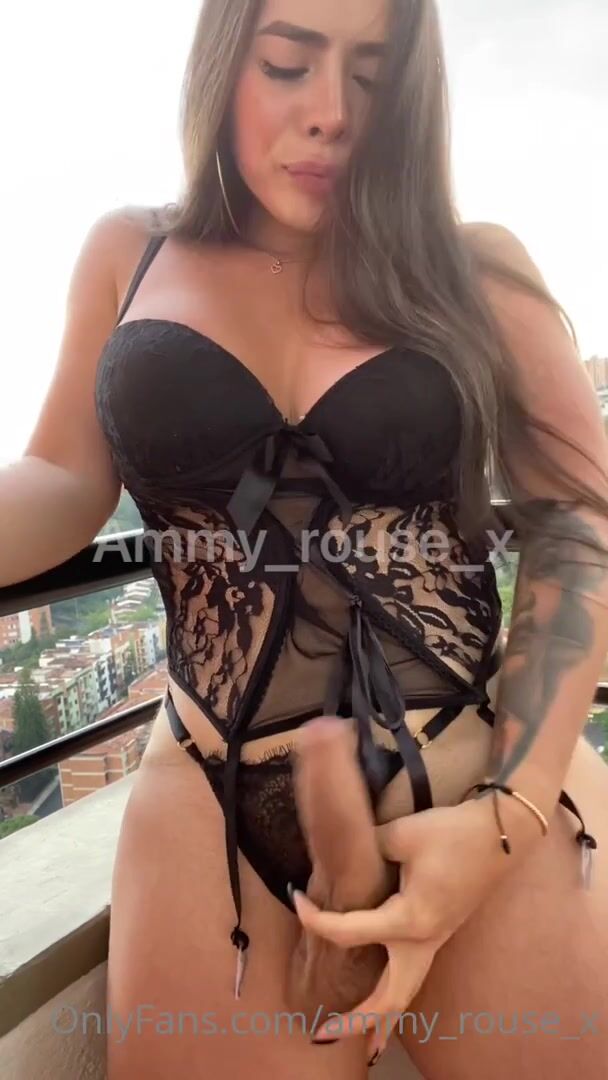Ammy Rouse X - Balcony