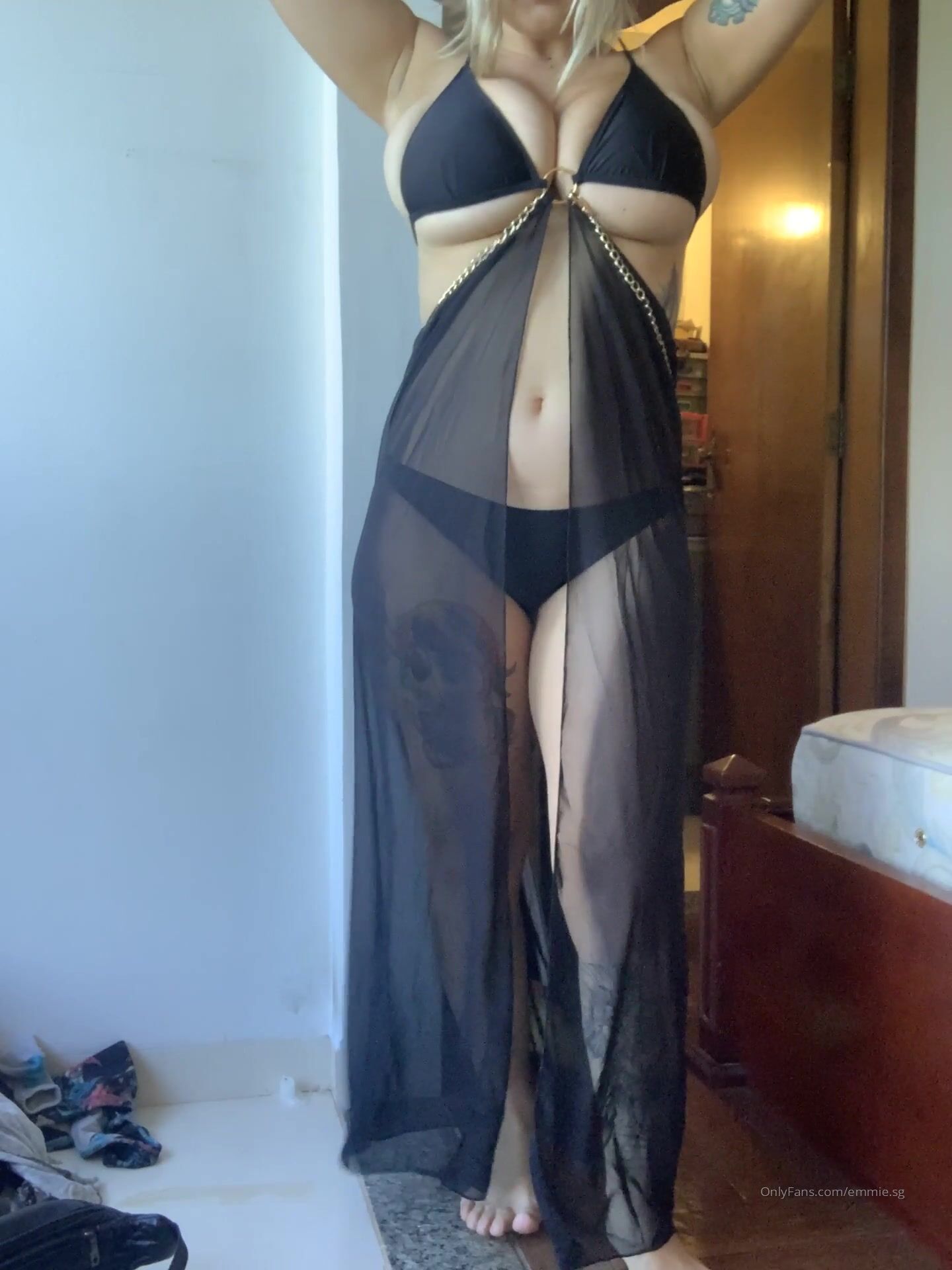 Bewbbouncer Trying on Clothes