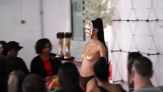 Isis Fashion Awards Nude Accessory Runway Catwalk Hd Diamond Plaza