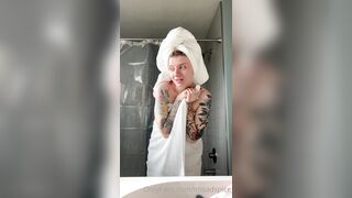 Sad Spice: Breaking in the Shower