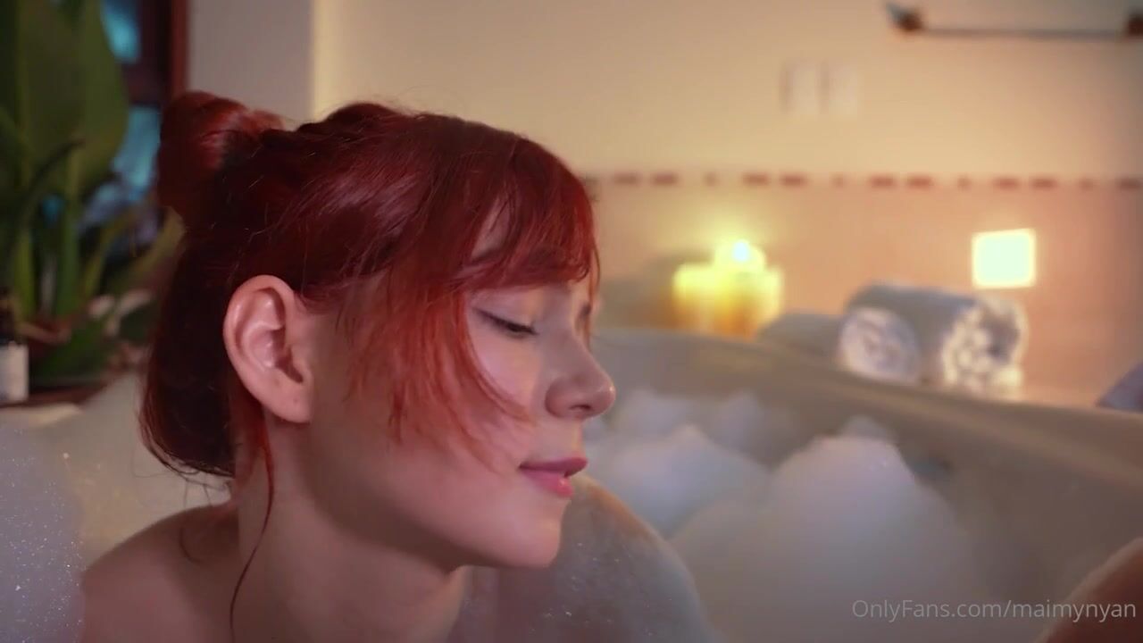 Maimy Wet And Naked