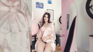 Mellooow solo fully naked