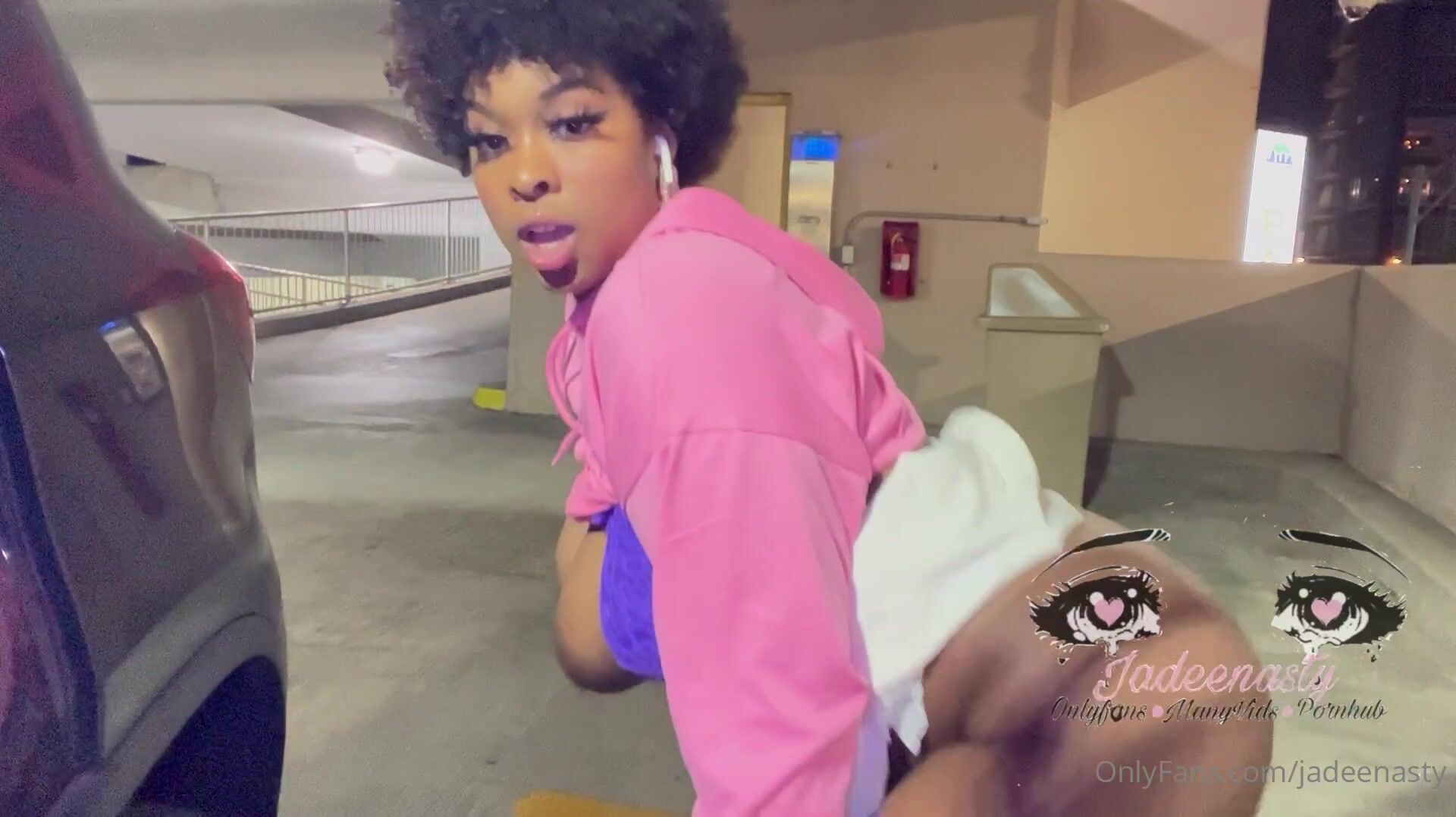 Jadeenasty- Squirt in Car - Onlyfans