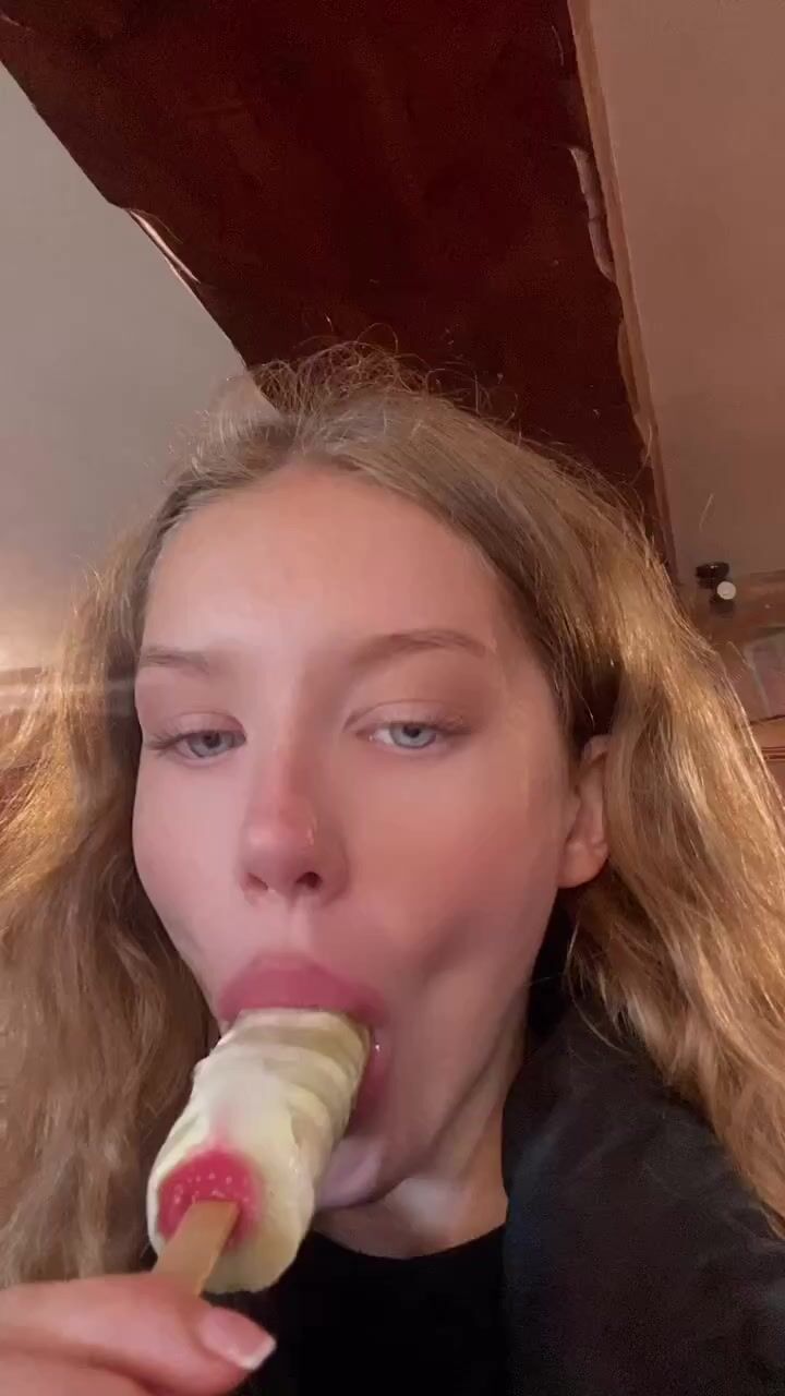 Amber ODonnell Loves To Suck