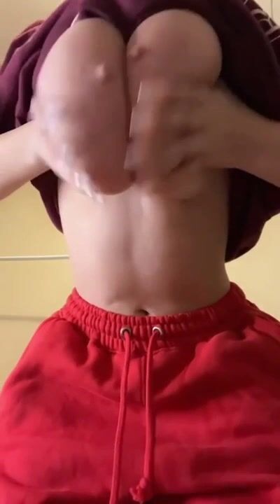 Jazmen00 Boob Drop