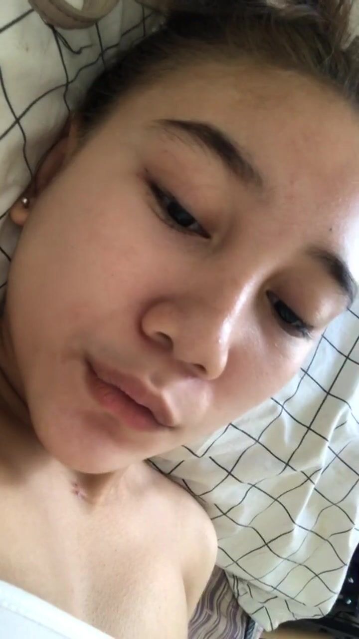 Nia Irwan's inviting eyes