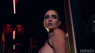 CELIA LORA & APOLONIA LAPIEDRA REINA ROJA EP5