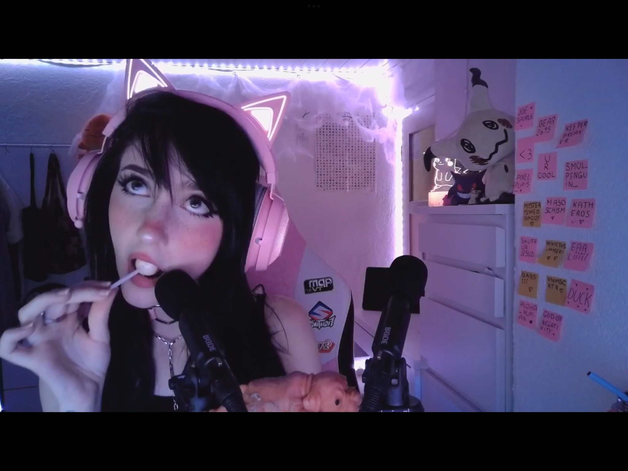 Lollipop Teeth Rattling