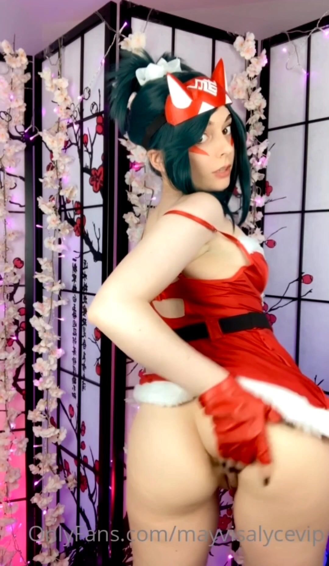 MayvisAlice holiday kiriko showing off booty and pussy 