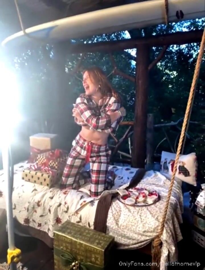 BELLA THORNE - BTS PHOTOSHOOT