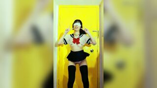 Asian School Girl Phut Hon Dance Tease