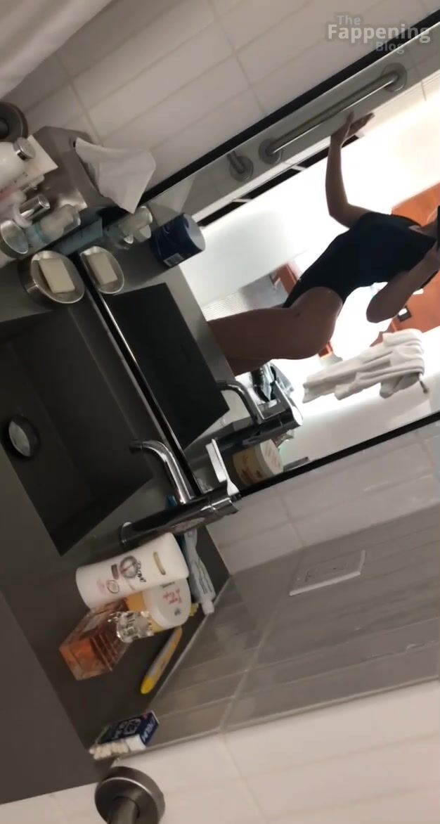D@ve C@ameron Mirror leak