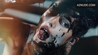 Bella Thorne Nude Tits